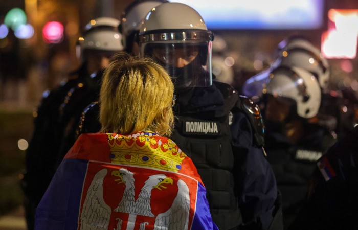 Протестная акция в Белграде переросла в беспорядки