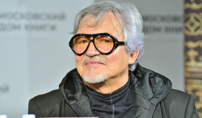 "Дед и внучка": пенсионер Дибров с молодой женой оконфузились при детях