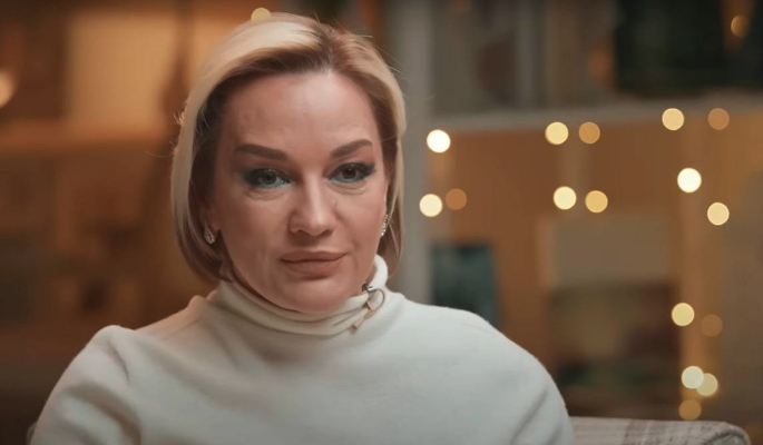 Живущий без отношений старший сын переехал в квартиру к Булановой