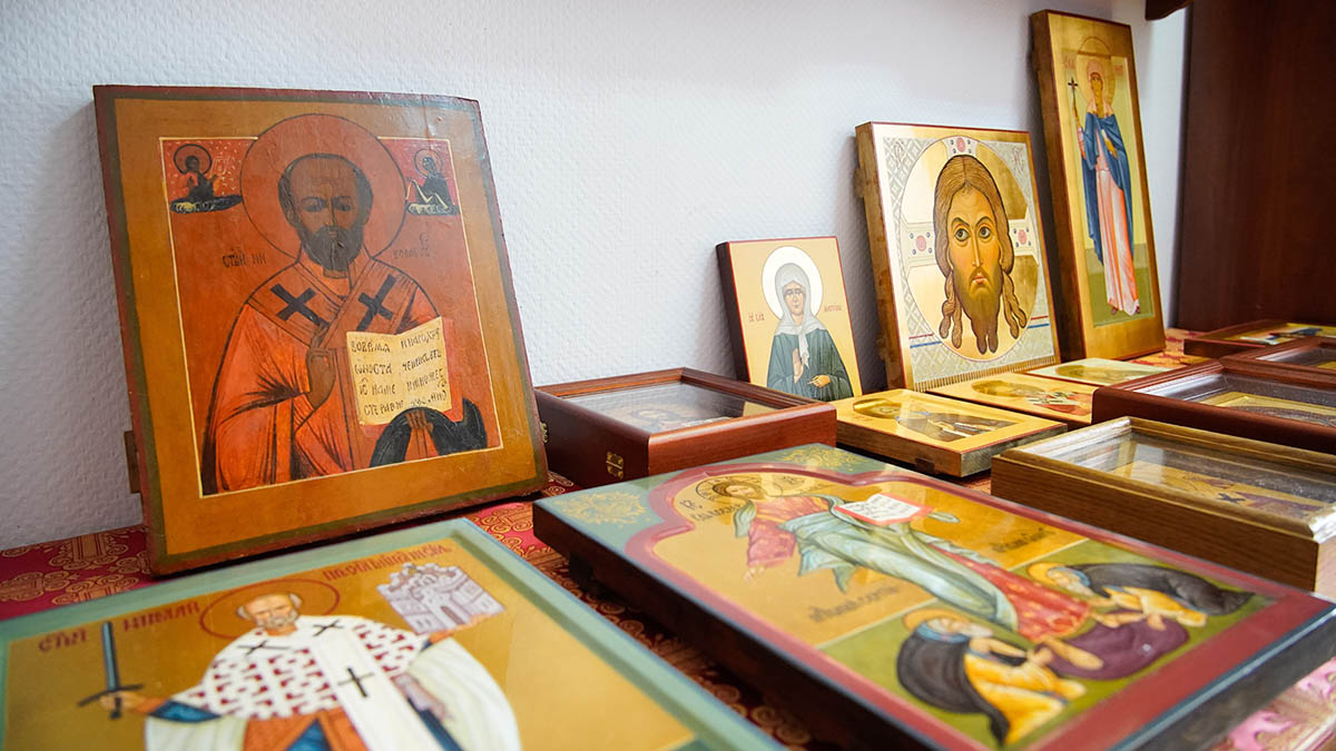 Все иконы остались целы в квартире в МО после массированного налета ВСУ