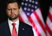 Трамп готов взять инициативу в переговорах с Зеленским tramp gotov vzyat inicziativu v peregovorah s zelenskim-obzone-su-174105846500-0