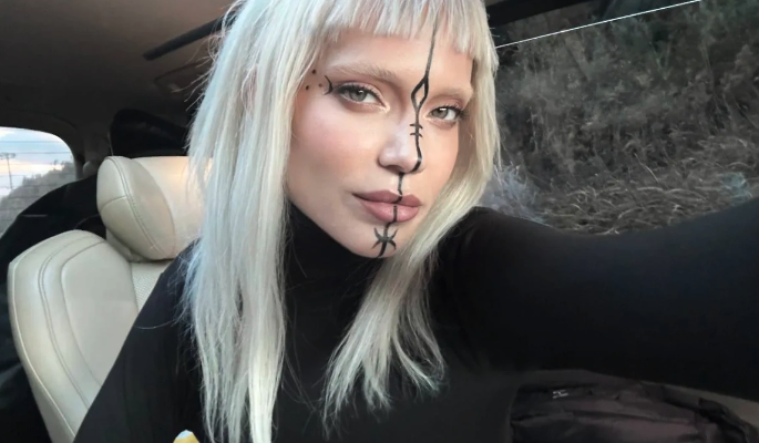 У вышедшей на сцену в странно состоянии Глюкозы потребовали вернуть деньги зрителям