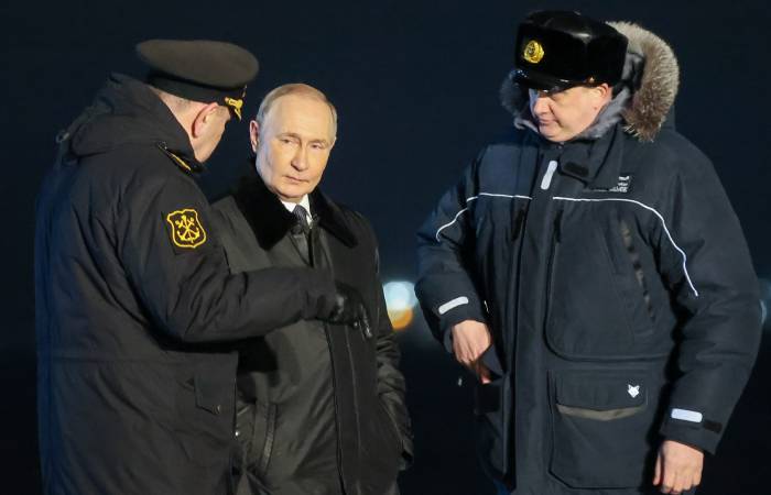 Путин ознакомился с работой Штаба морских операций