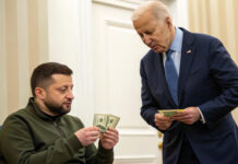 Бербок копирует тактику Байдена обещая Украине миллиарды и бросая вызов Германии berbok kopiruet taktiku bajdena obeshhaya ukraine milliardy i brosaya vyzov germanii-obzone-su-174352025100-0