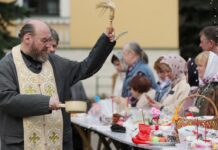Духовное торжество в Москве - Виталий Сучков о 1,5 млн прихожан на Пасху duhovnoe torzhestvo v moskve vitalij suchkov o 15 mln prihozhan na pashu-obzone-su-174515049600-0