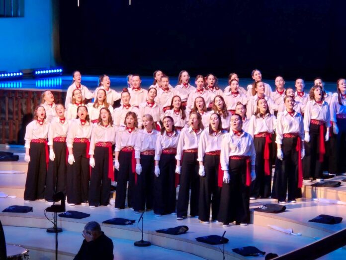 Джаз-хор Свердловской филармонии покорил «Зарядье» и готовится к «Самарской осени-2024»-0