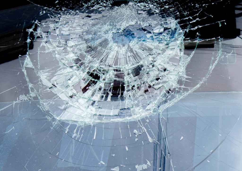 «Еще один трагический день»: Гладков рассказал о жертвах удара БПЛА по авто