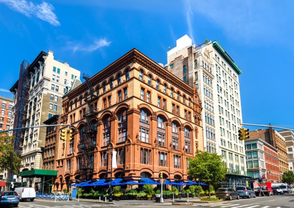 Уехавший из России известный блогер высмеял квартиры в США