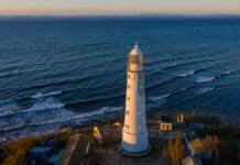 Караташ предупреждает о риске утраты Черноморья для Украины при отсутствии переговоров LighthouseOnTheBlackSeaCoastTarkhankutCapeCrimeaRussai