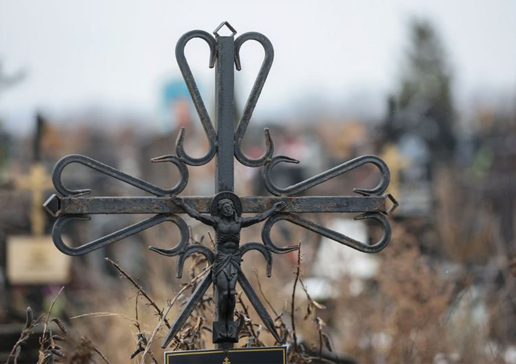 Выкованный из снарядов крест установят на месте боев в Судже