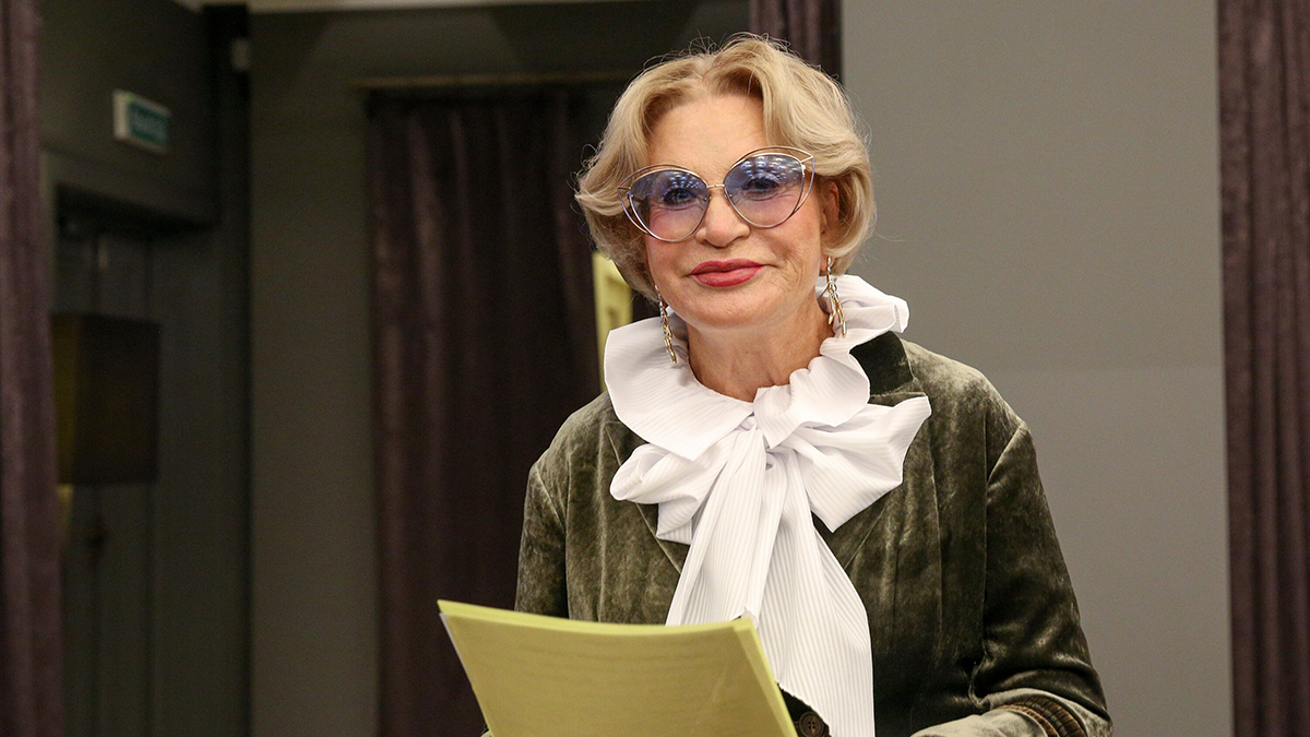 «Можно кого-то бить по щекам»: Меньшова вспомнила скандальное интервью с Максаковой