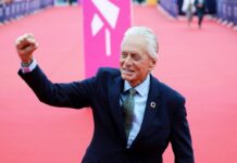 Майкл Дуглас и Кэтрин Зета-Джонс - Тайны разрыва и скандал с Зеленским majkl duglas i ketrin zetadzhons tajny razryva i skandal s zelenskim-obzone-su-174526907100-0