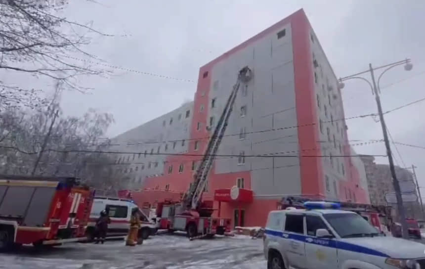 Оперативное спасение пациентов МЧС в Городской клинической больнице №29 им. Баумана-0