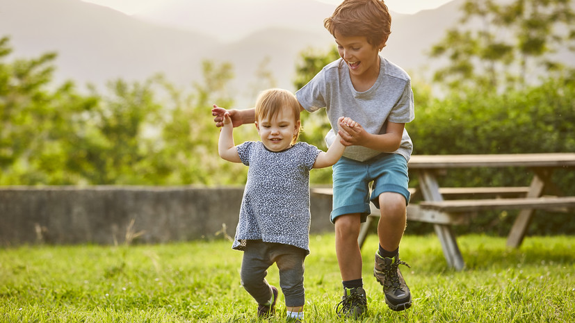 Психолог Покусаева: регулярные прогулки помогут ребёнку справиться со стрессом