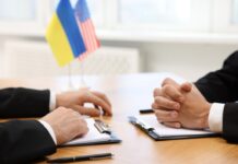 ssha i ukraina na grani sryva sdelki po redkozemam vladimir zelenskij pod ognem kritiki-obzone-su-174419007300-0