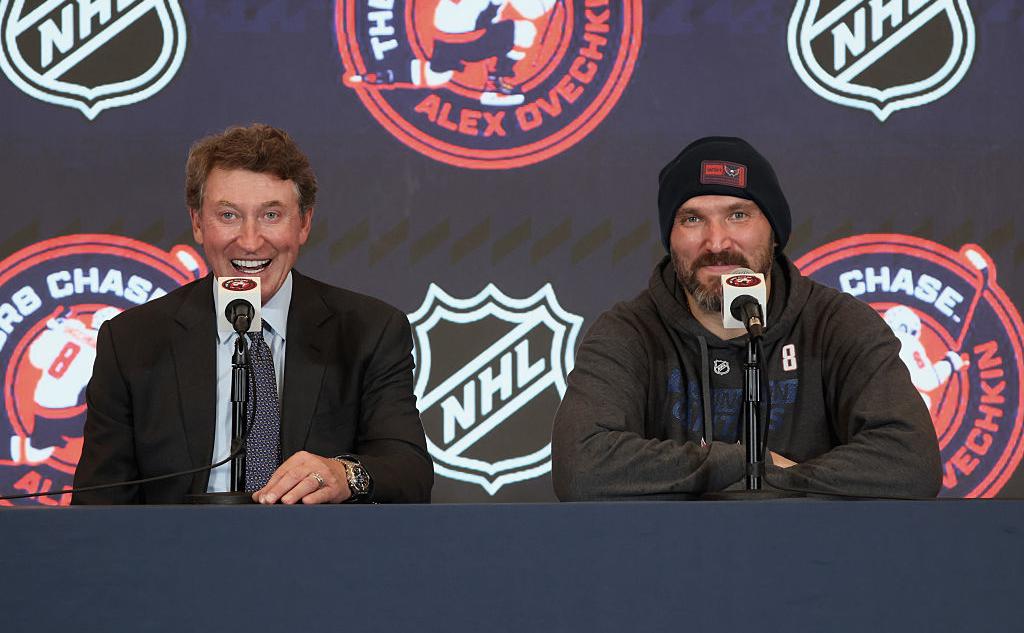 Уэйн Гретцки и Александр Овечкин (Bruce Bennett / Getty Images)