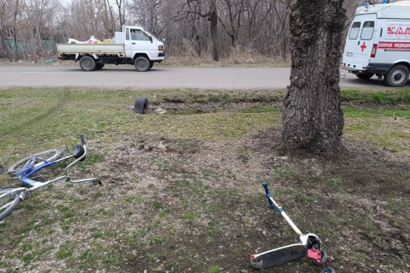 В Лесозаводске 6-летний ребёнок на самокате попал под колёса автомобиля Полиция Приморья