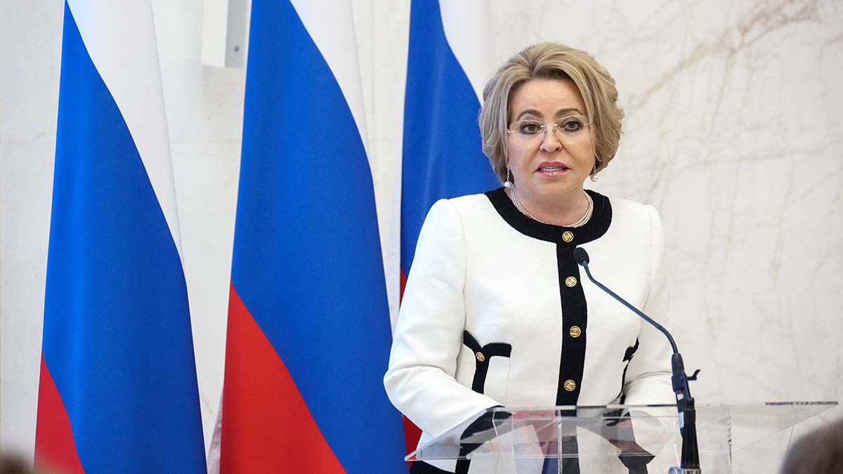 Матвиенко раскритиковала очень низкие зарплаты молодых учителей