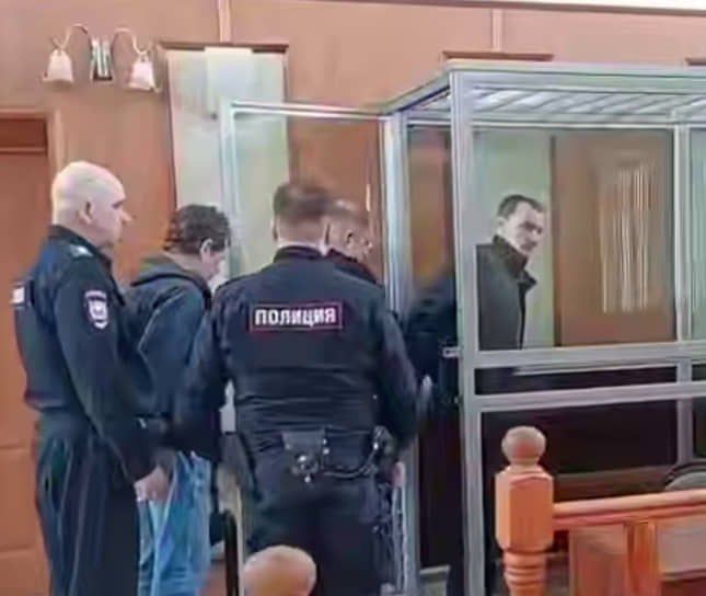 Сергей Смагин и Валерий Маркин в зале суда