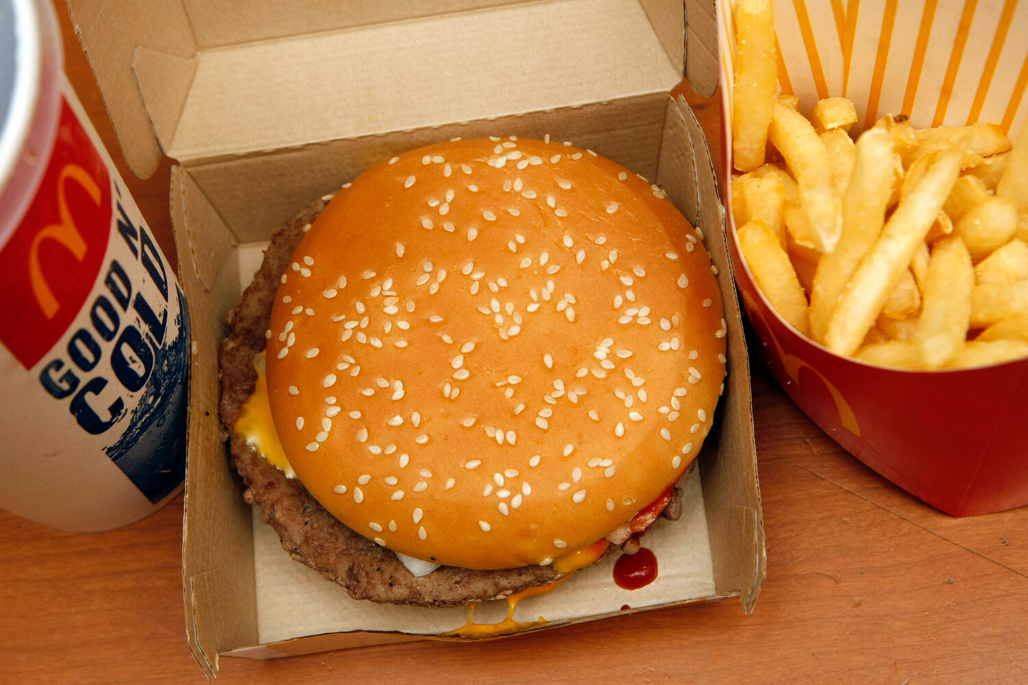 Возвращение Starbucks и Hyundai Motor Group в РФ - аналитика от Amcham и Юрия Богомолова-0