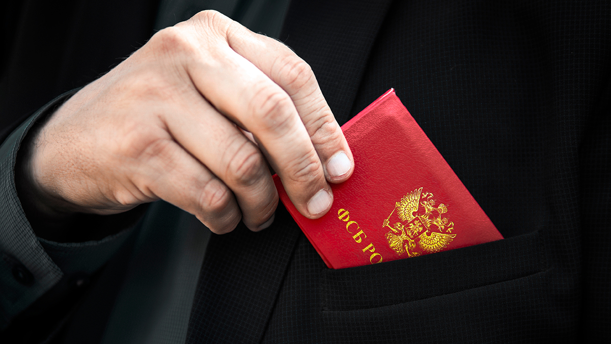 Генерал ФСБ Михайлов предупредил о возможных угрозах и провокациях в День Победы