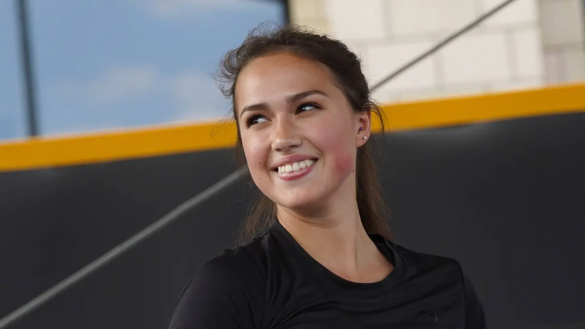 Загитова по ошибке поздравила россиян с 85-летием Победы