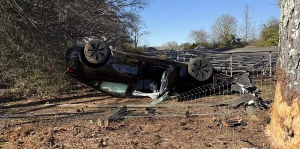 Беспилотный автомобиль Tesla сталкивается с трудностями, но есть оптимизм-0