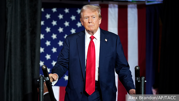 Трамп подтвердил увольнение Уолтца