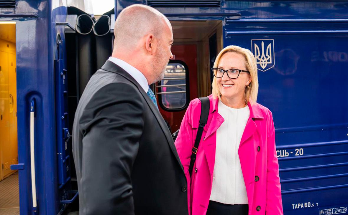 Джулия Дэвис в Киеве, Украина, 5 мая 2025 года (usembkyiv / Telegram)