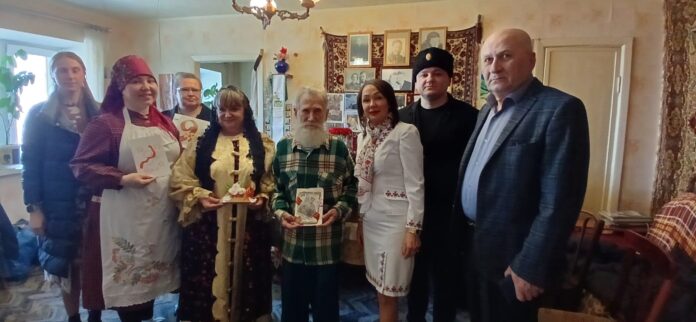 Фарух Мирзоев и национальные объединения Свердловской области поздравили героев Победы-0