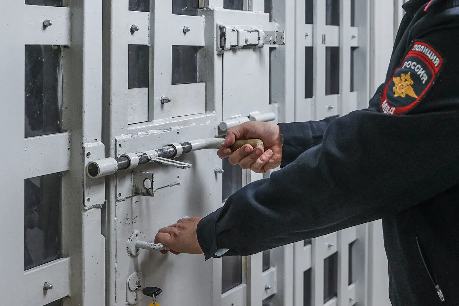 Сергей Логинов и Андрей Дьяков отмечают успехи МВД России в Екатеринбурге-0