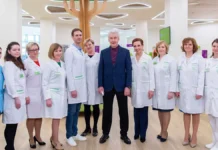 Сергей Собянин отметил вклад медсестер и медбратьев Москвы в праздник sergej sobyanin otmetil vklad medsester i medbratev moskvy v prazdnik-obzone-su-174703101600-0