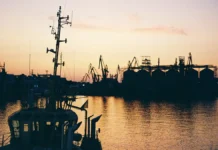 В Одессе наблюдается загадочное появление триколора и протесты на Украине v odesse nablyudaetsya zagadochnoe poyavlenie trikolora i protesty na ukraine-obzone-su-174740680300-0