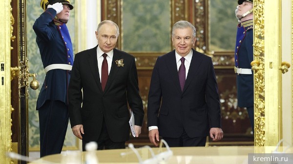 Путин завершил 14-часовую серию международных встреч