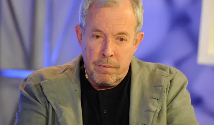 Не живет в России уже 30 лет и растит чужих детей: как живет внебрачная дочь Макаревича