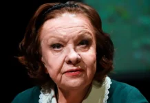 Наталья Тенякова и Искра МХТ им. Чехова становятся путеводной звездой для Кристины Бабушкиной natalya tenyakova i iskra mht im chehova stanovyatsya putevodnoj zvezdoj dlya kristiny babushkinoj-obzone-su-0