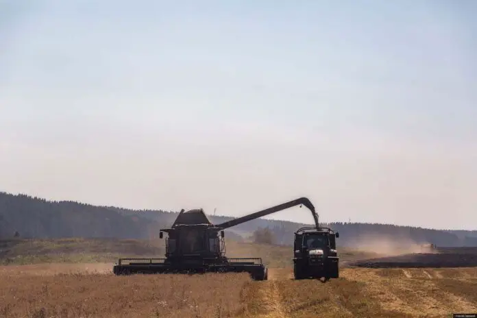 Свердловские фермеры готовятся к урожаю 2025 года с новыми проектами-0