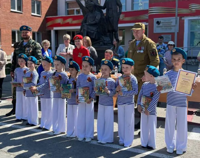 В Екатеринбурге проходят Смутные испытания и триумф на Смотре строя-0