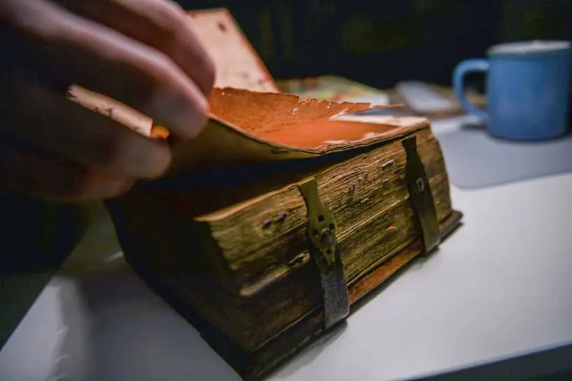 Яркие торги “Литфонд” представляют уникальные лоты Блока, Маяковского и Ахматовой-0