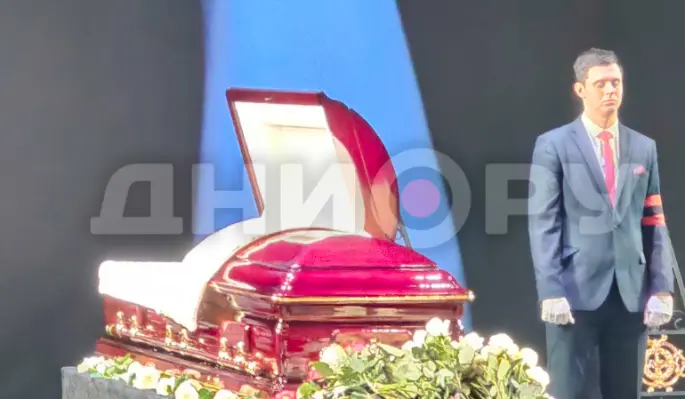 "Промыла мне мозги на всю оставшуюся жизнь": заплаканная Пересильд обратилась к покойной Добровольской