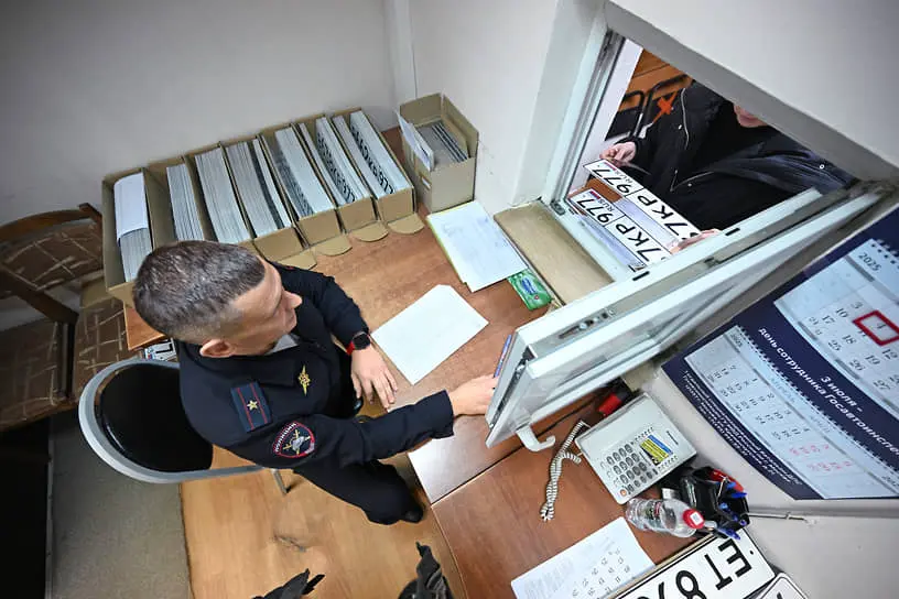 По новому закону регистрация автомобиля в ГИБДД с выдачей номеров подорожает на 50%