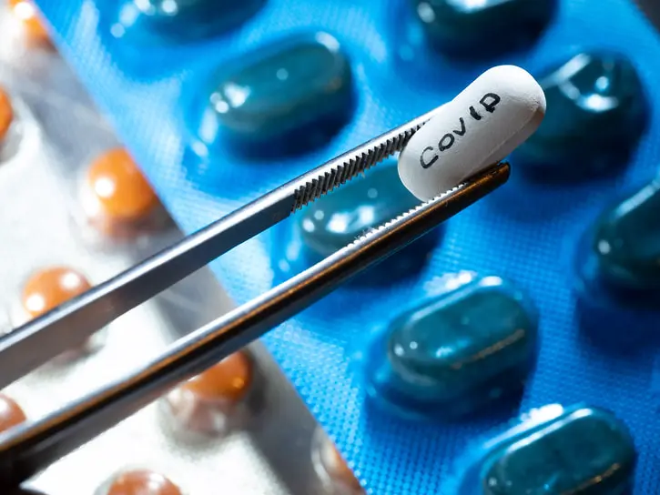 Молнупиравир и новые стратегии фармкомпаний на рынке COVID-19-0