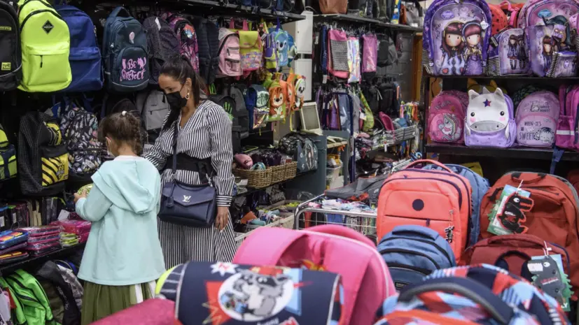 Врач Саутенко: полный рюкзак должен весить не более 10% массы тела ребёнка