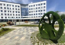 Денис Паслер представляет семь современных поликлиник в Свердловской области denis pasler predstavlyaet sem sovremennyh poliklinik v sverdlovskoj oblasti-obzone-su-0