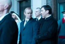 dzhud lou v roli putina i alisiya vikander v novom filme olive assajasa-obzone-su-0