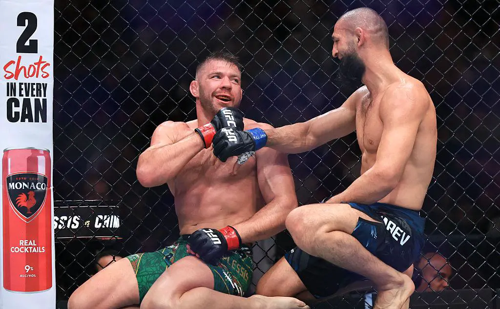 Дрикус дю Плесси и Хамзат Чимаев (Geoff Stellfox / Getty Images)