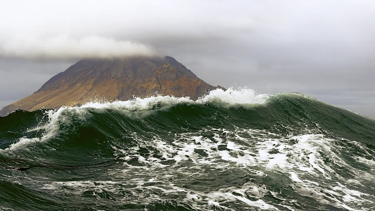 Туристы пропали на Курилах: есть ли шанс найти их живыми