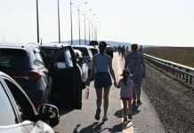В Крым через мост отправляется рекордное количество туристов в летний сезон v krym cherez most otpravlyaetsya rekordnoe kolichestvo turistov v letnij sezon-obzone-su-0
