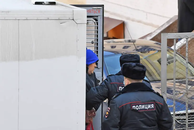 Владимир Кваснюк перед началом заседания суда.