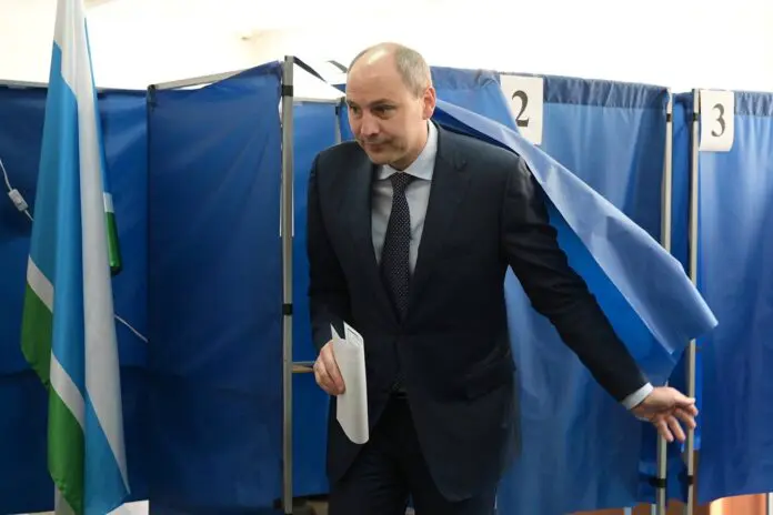 Денис Паслер и конкуренты из КПРФ и ЛДПР участвуют в выборах губернатора Свердловской области-0